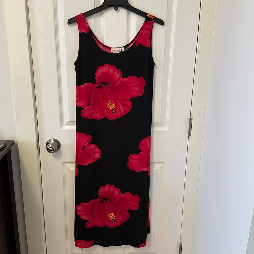 Flowy hibiscus dress 🌺 (NWOT)